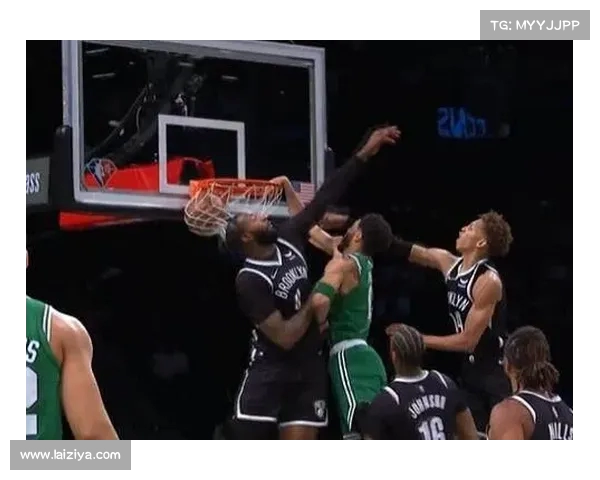 无人可挡!塔图姆背打欧文转身扣篮上演精彩时刻 无人可挡!塔图姆背打欧文转身扣篮上演精彩时刻