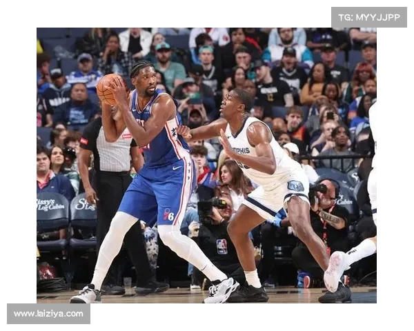 核心恩比德携手一哥亮相总决赛,场外互动引热议 核心恩比德携手一哥亮相总决赛,场外互动引热议