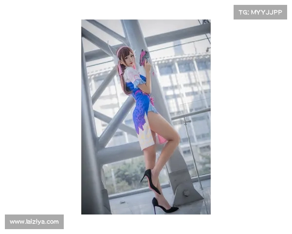 腐团儿“真空”Cos海伦,大胆裙衩引热议,网友:腿部到底有多长? 腐团儿“真空”Cos海伦,大胆裙衩引热议,网友:腿部到底有多长?