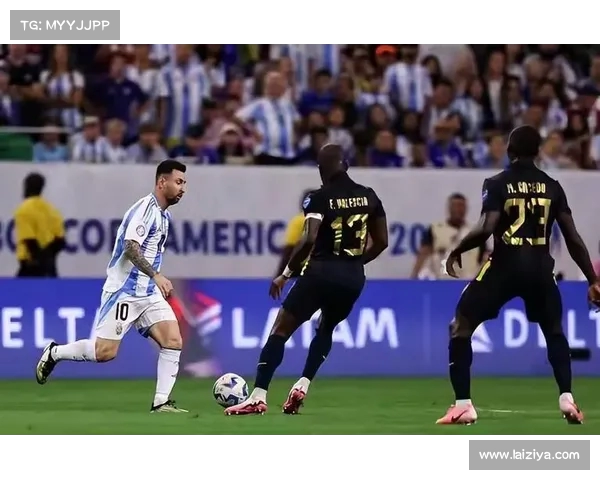 阿根廷与厄瓜多尔点球大战：梅西失点，大马丁力挽狂澜！(阿根廷vs厄瓜多尔梅西任意球)